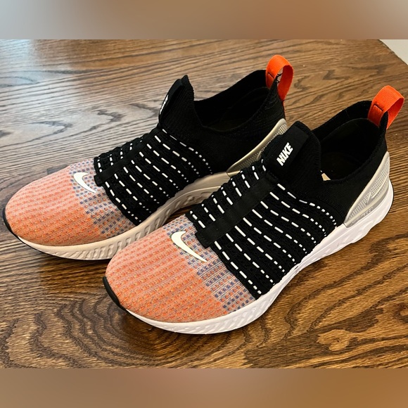 Men's Size 7/Women's Size 8.5 Nike React Phantom Run Flyknit 2 - Picture 7 of 9